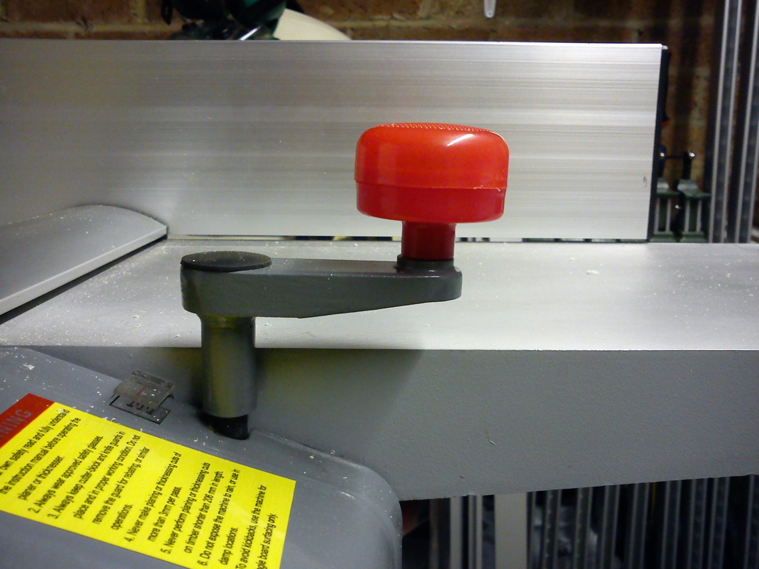 B- Set up the crank and know the thickness of the board you will work on