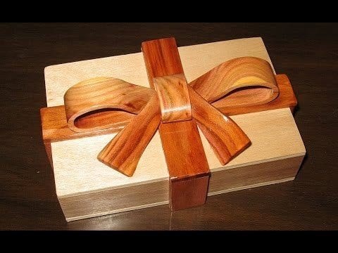 Scroll Saw Wooden Ribbon Box