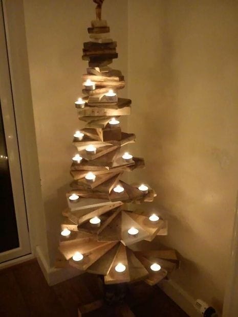 10 Pallet Christmas Tree