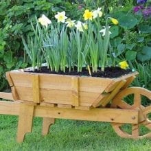 24 Woodworking Project Ideas To Enrich Your Garden