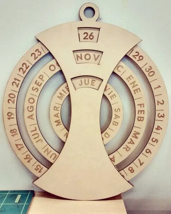 4 Circular Calendar