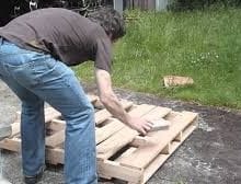 How To Take Apart A Wood Pallet