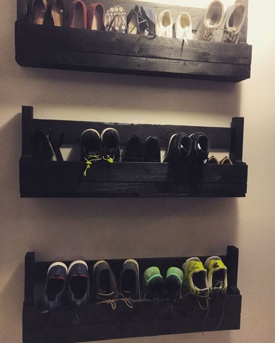 Hanging Pallet Wood Shoe Rack