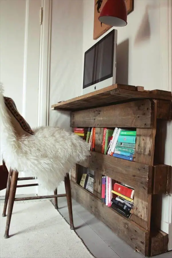 Pallet Desk Bookshelf 2