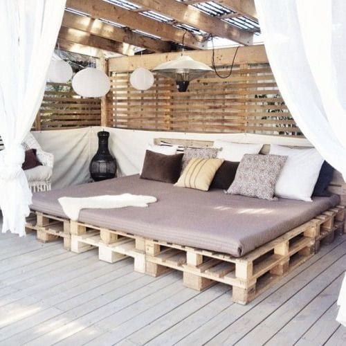 Rustic Pallet Bed 2