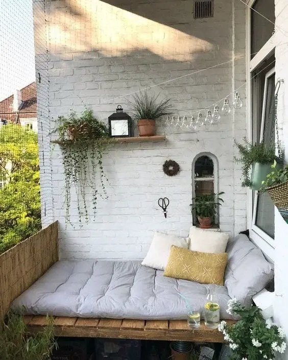 Rustic Pallet Bed 4