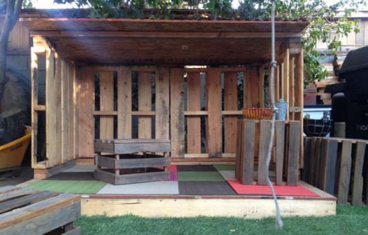 Rustic Pallet Playhouse By Built By Kids