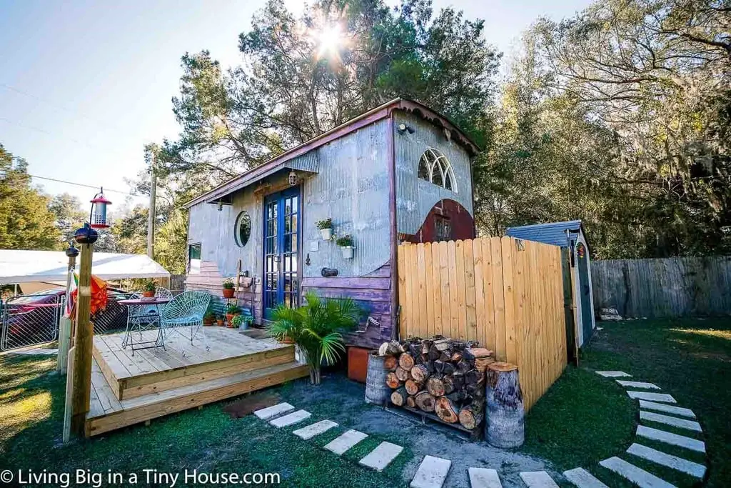 European Style Tiny House With Pizza Oven 2