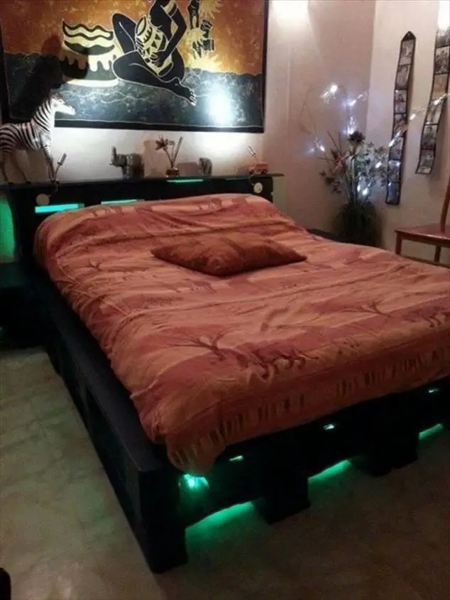 Green Lit Pallet Bed