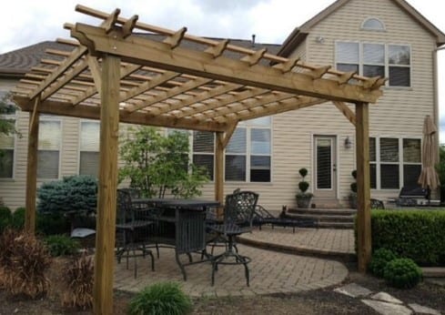 Lovely Backyard Dining Area Pergola