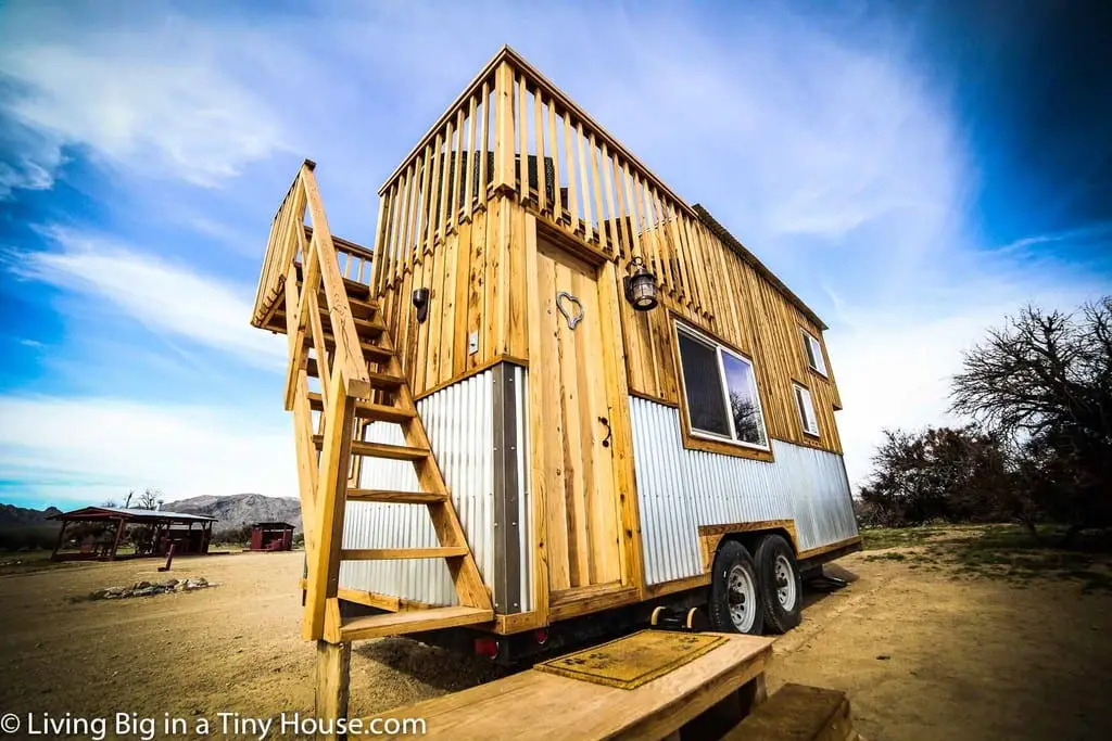 Tiny House With Rooftop Balcony