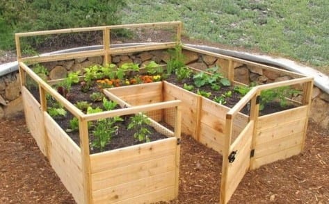 C Shaped Pallet Garden Design