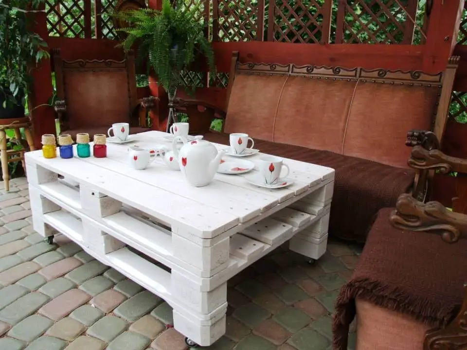 Chic White Pallet Patio Table