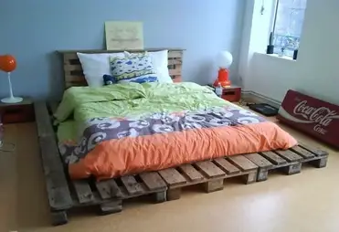 82 Pallet Bed Diy Plans Ideas To, How To Make A Queen Size Pallet Bed Frame