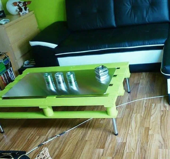 Green Pallet Coffee Table With Hairpin Metal Legs