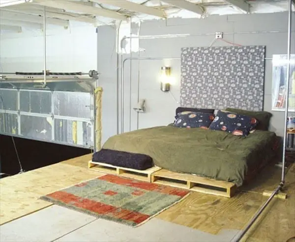 Industrial Bedroom Décor With Wood Pallet Bed Frame