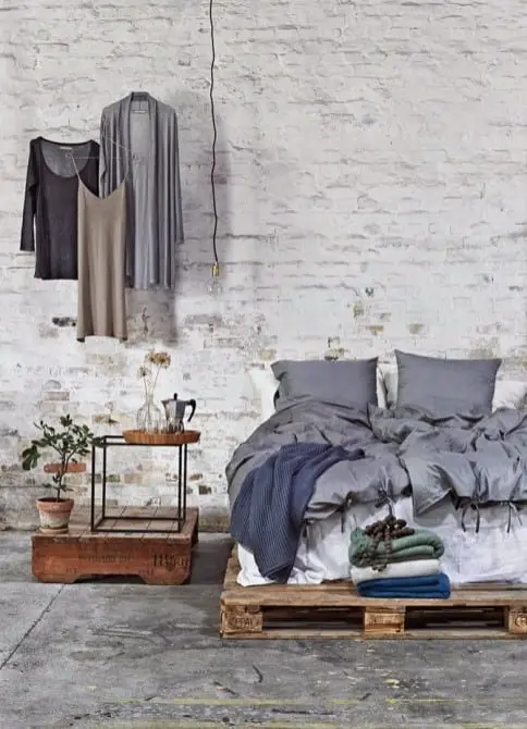 Industrial Loft Pallet Bed Design