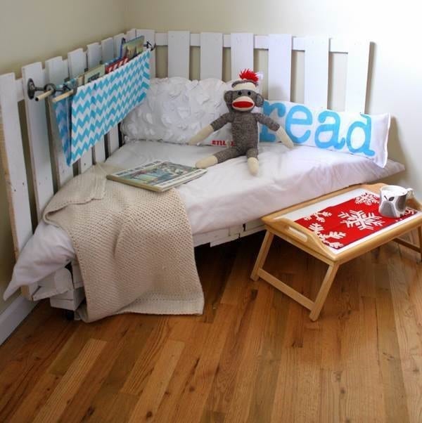 Kids Pallet Reading Nook