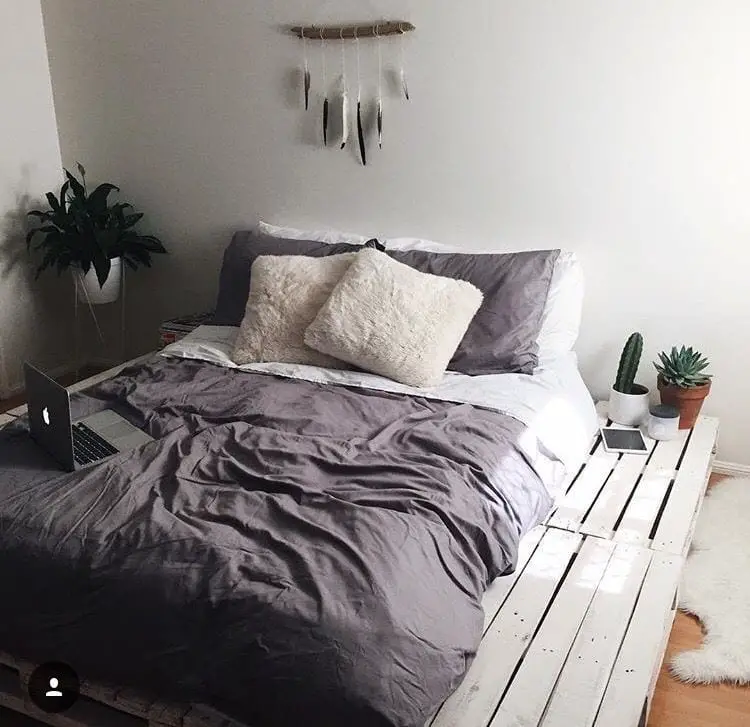 Manly Pallet Bed Frame Design