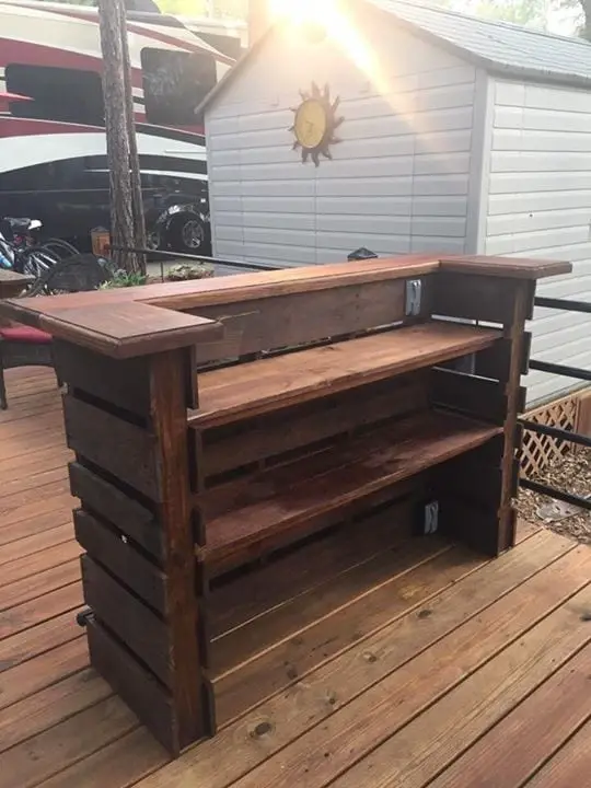 Outdoor Pallet Bar Designs