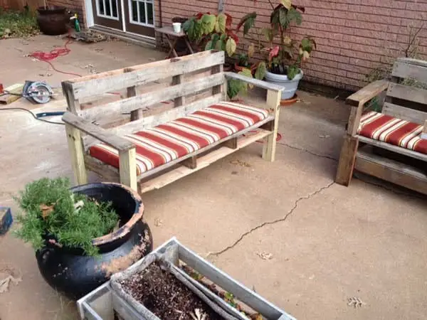 Pallet Outdoor Patio Bench