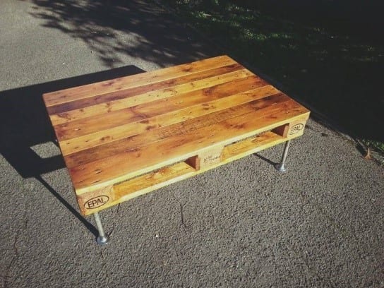 Pallet Table With Metal Legs