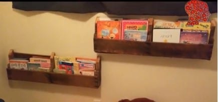 Reclaimed Wood Pallet Bookshelf
