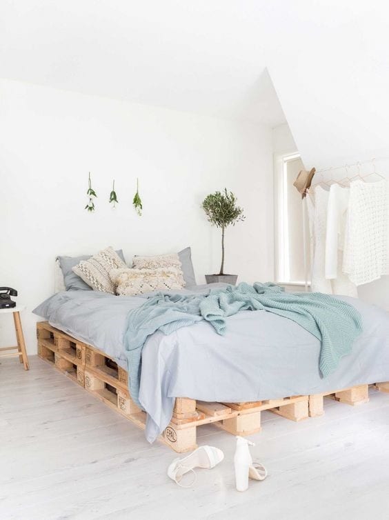 Simple Pallet Bed Design Plan