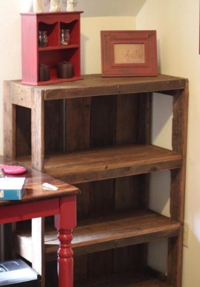 Simple Pallet Wood Shelf