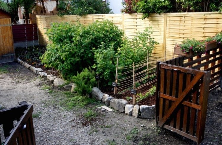 Small Garden Pallet Fence