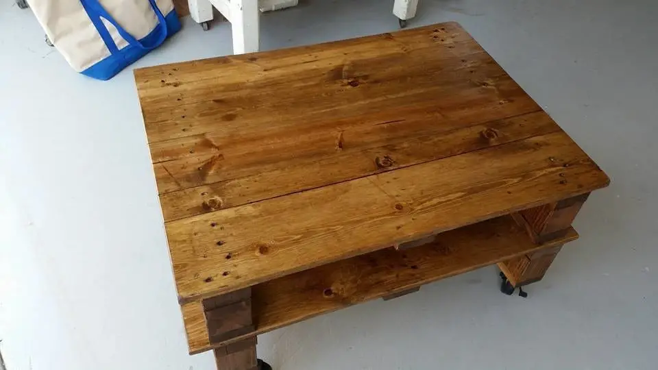 Small Pallet Coffee Table With Wheels