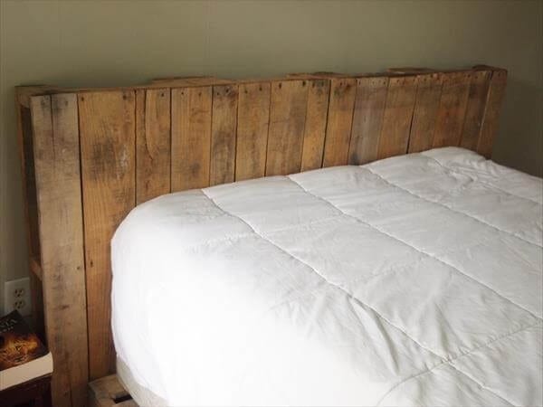 So Simple Pallet Wood Headboard Design