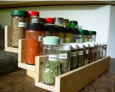 Spice Rack Made From Striped Pallet Wood