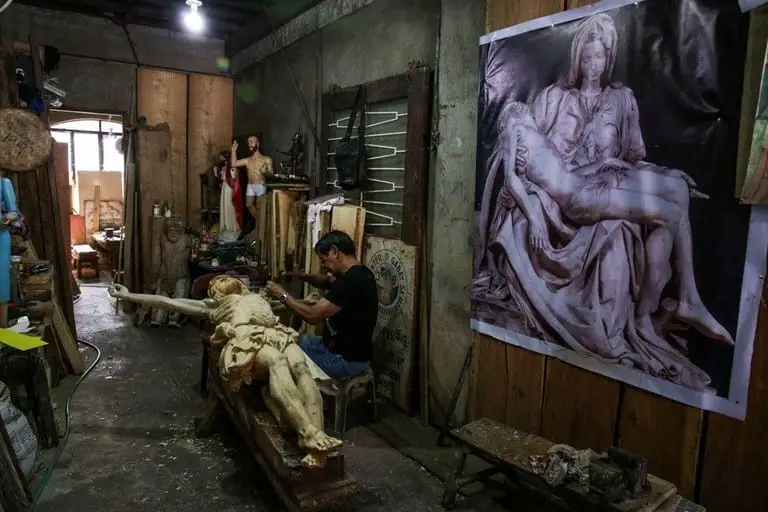 Philippines Wood Carving And Its Exporting Potential Cut The Wood