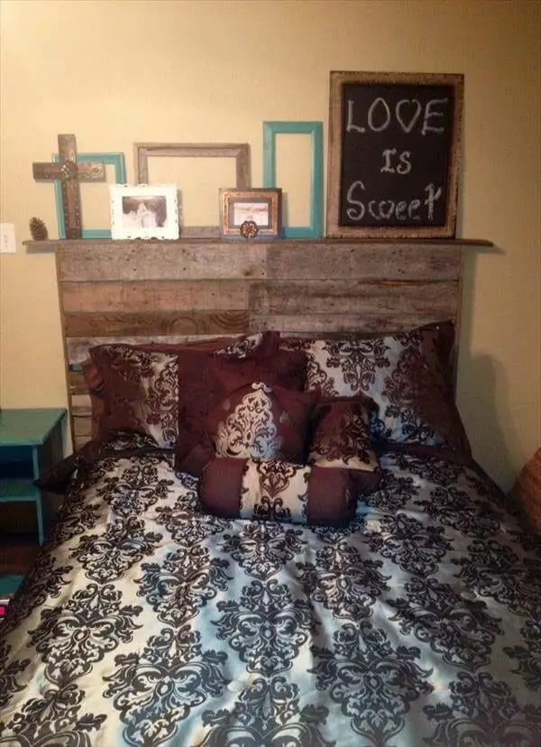 The Classic Pallet Wood Headboard Design