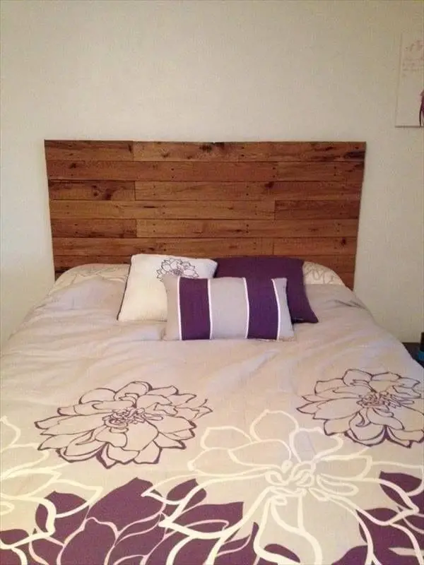 Very Simple Very Chic Pallet Headboard Style