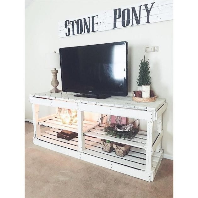 White Pallet Tv Stand