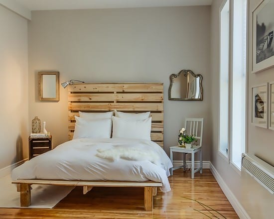 Wooden Pallet Bed Design With Legs