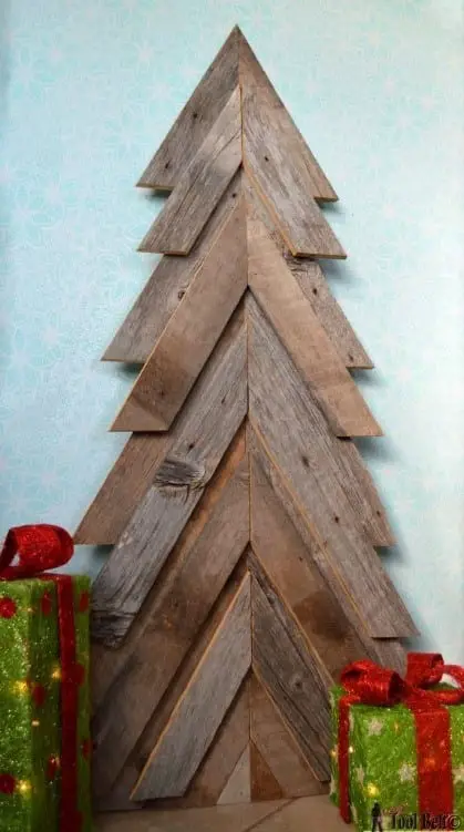 Wooden Pallet Christmas Tree 25