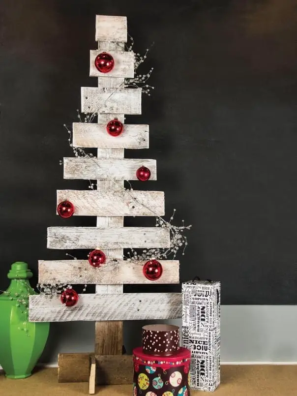 Wooden Pallet Christmas Tree 3