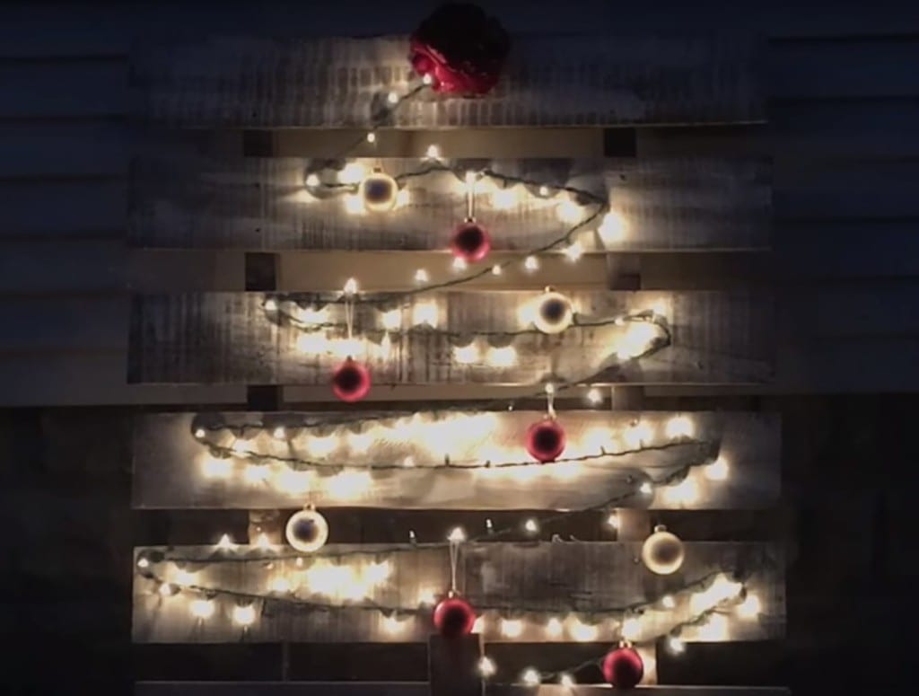 Wooden Pallet Christmas Tree 32