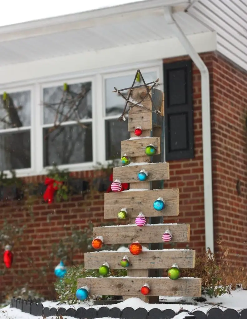 Wooden Pallet Christmas Tree 7