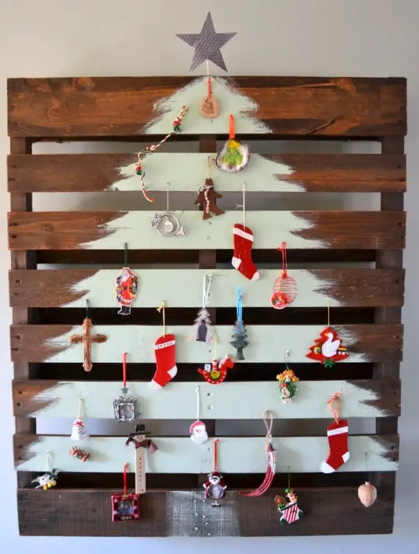 Wooden Pallet Christmas Tree 9